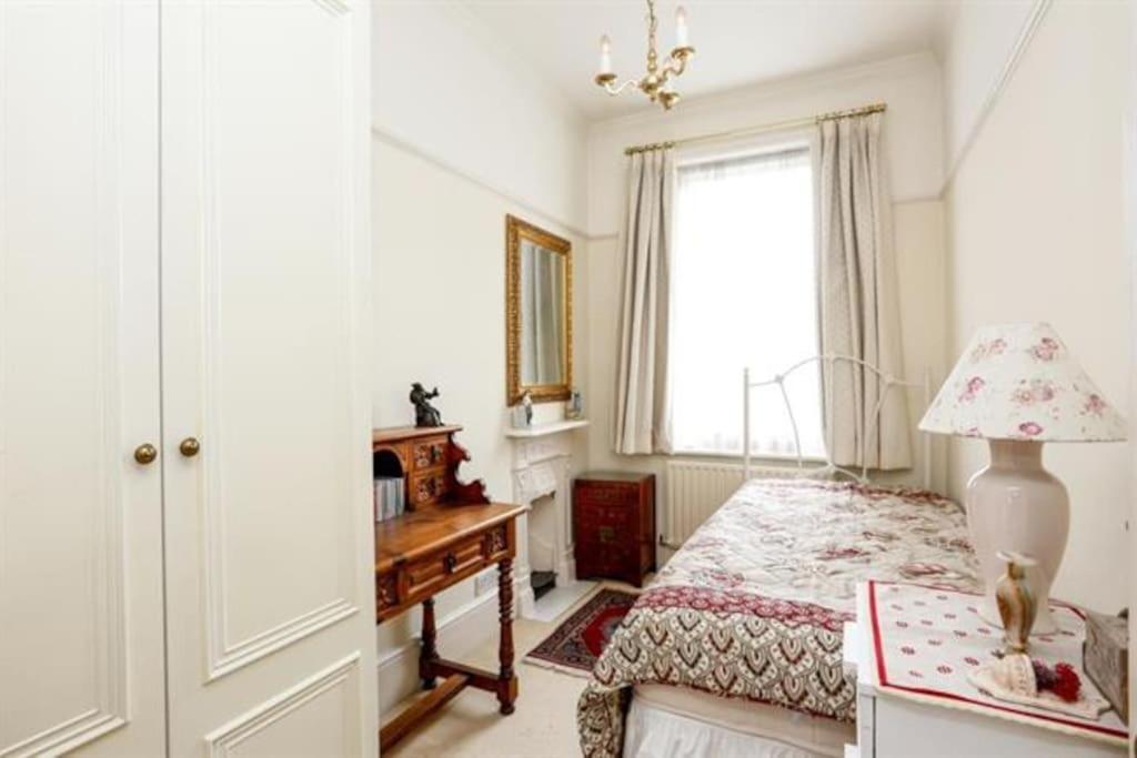 Large 3 Bed Flat In Central Wimbledon Лондон Екстер'єр фото