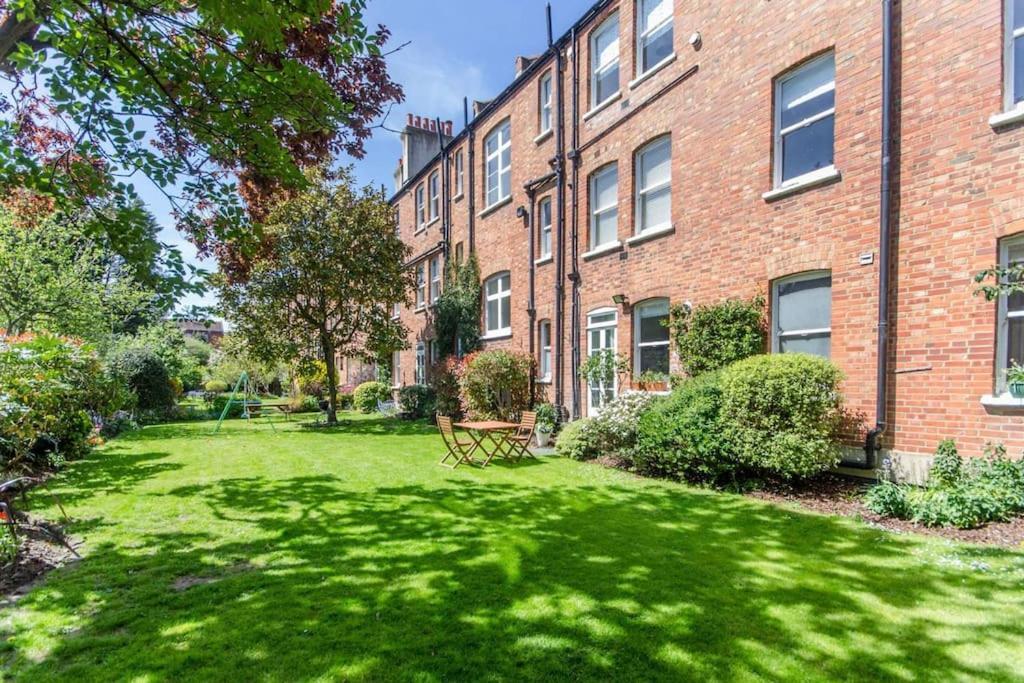 Large 3 Bed Flat In Central Wimbledon Лондон Екстер'єр фото